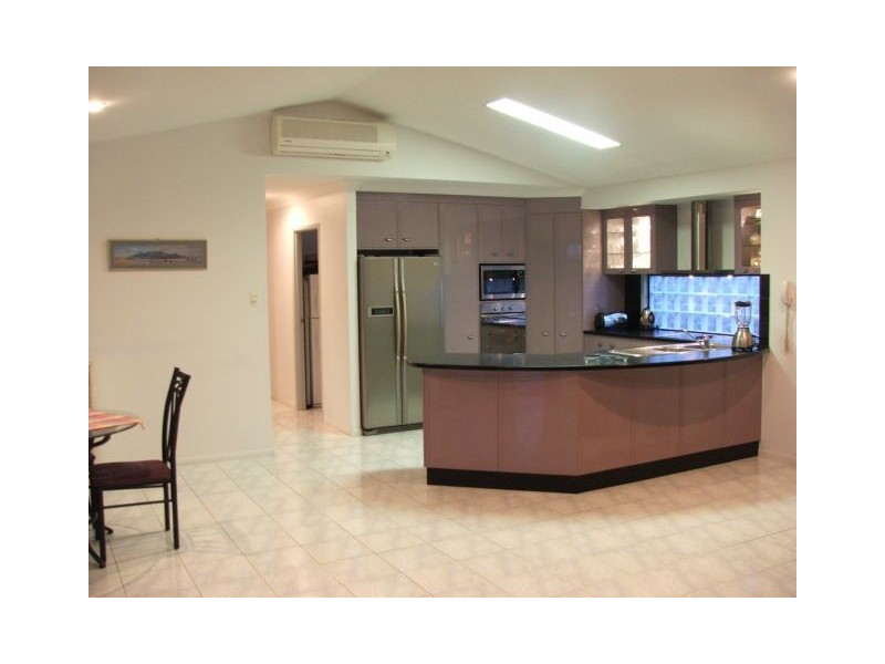 12 Angelina Avenue, Glenella QLD 4740