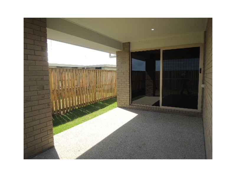 66 Commander Parade, Shoal Point QLD 4750