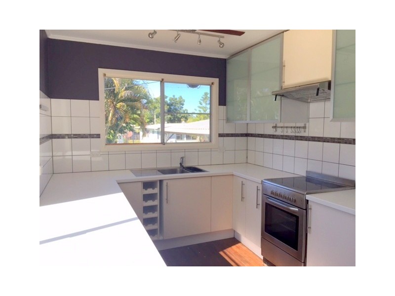 8 Armstrong Crescent, Dysart QLD 4745