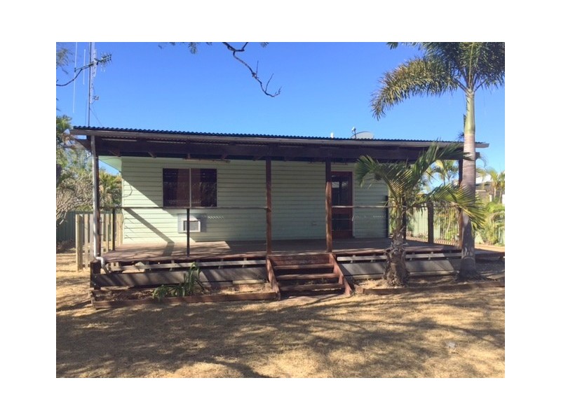 8 Armstrong Crescent, Dysart QLD 4745