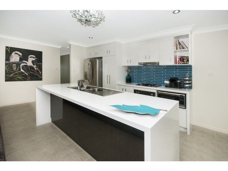 32 Sonoran Street, Rural View QLD 4740