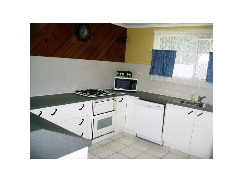 3 Wren Street, Slade Point QLD 4740