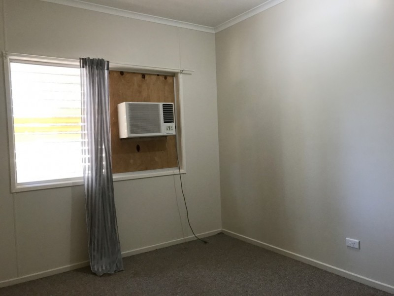 15 Flight Drive, Moranbah QLD 4744