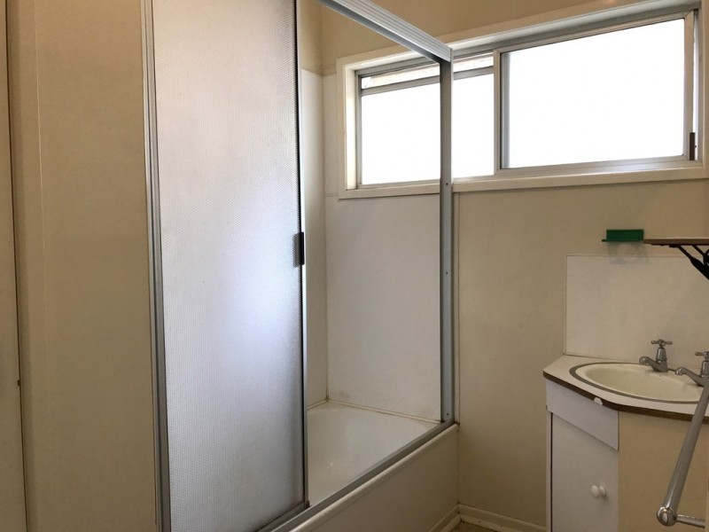 15 Flight Drive, Moranbah QLD 4744