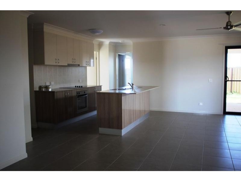 102 Royal Sands, Bucasia QLD 4750