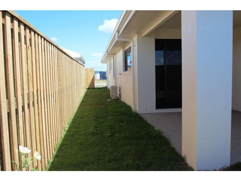 102 Royal Sands, Bucasia QLD 4750