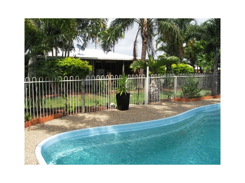 8 Melanie Street, Eimeo QLD 4740