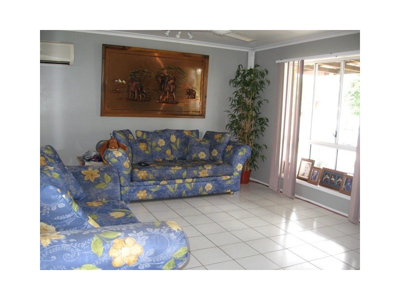 8 Melanie Street, Eimeo QLD 4740