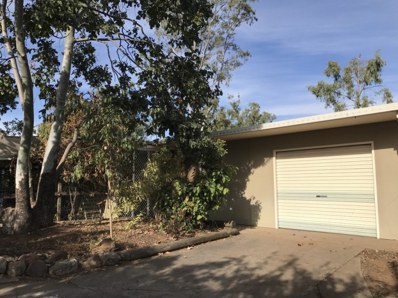 1/8 Renier Crescent, Moranbah QLD 4744