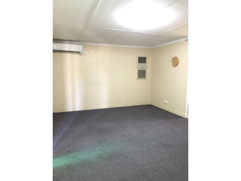 1/8 Renier Crescent, Moranbah QLD 4744