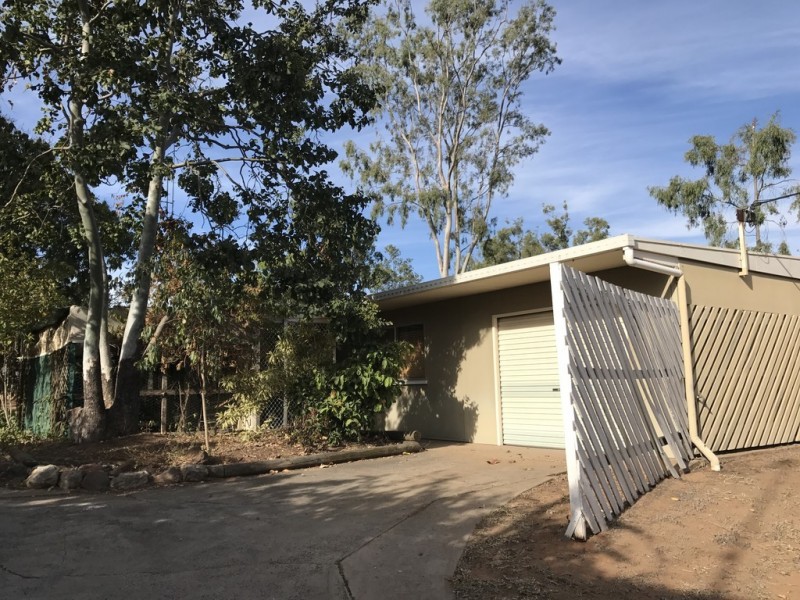 1/8 Renier Crescent, Moranbah QLD 4744