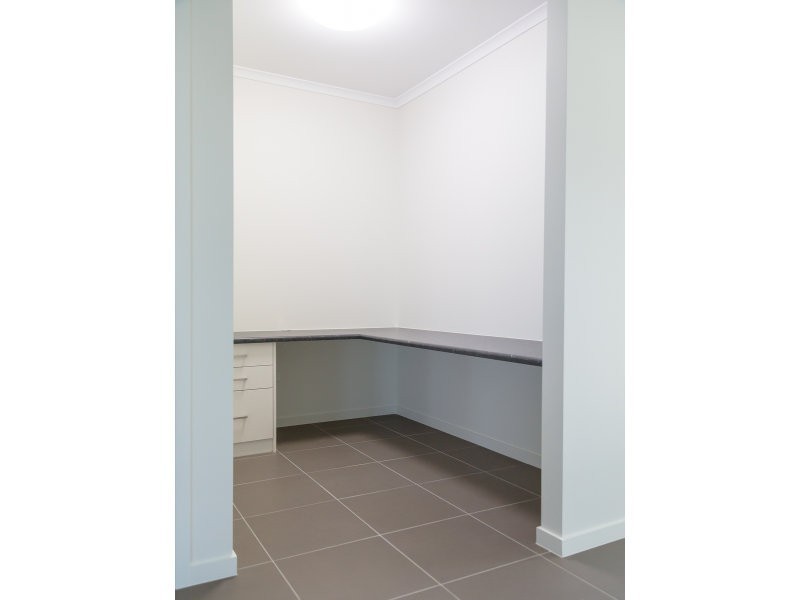 18 Maryvale Circuit, Beaconsfield QLD 4740