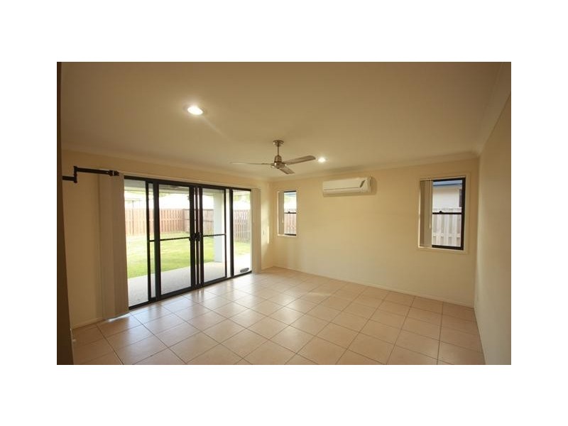 2/15 Bilgola Place, Blacks Beach QLD 4740