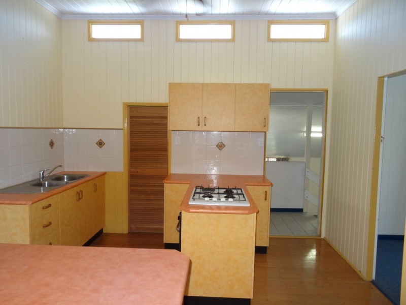 14 Tait Street, West Mackay QLD 4740