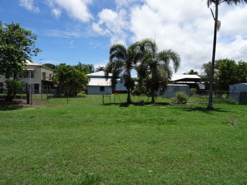 14 Tait Street, West Mackay QLD 4740