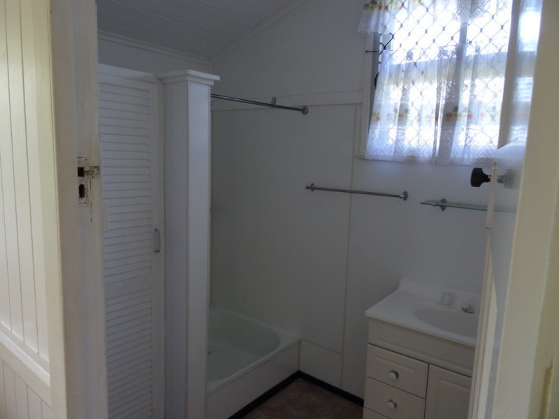 14 Tait Street, West Mackay QLD 4740