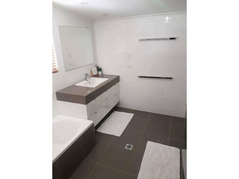 10 Belyando Ave, Moranbah QLD 4744