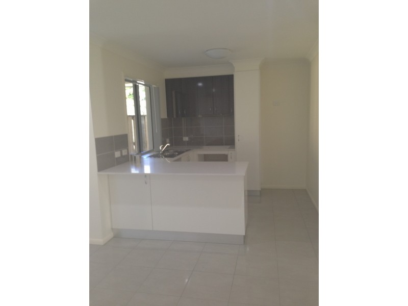 19 Warilla View, Blacks Beach QLD 4740