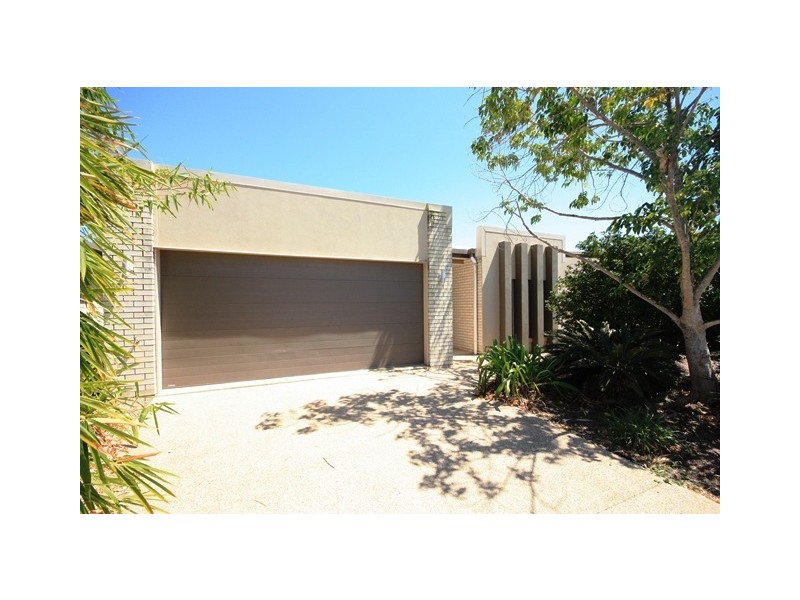 83 Village Cct, Eimeo QLD 4740