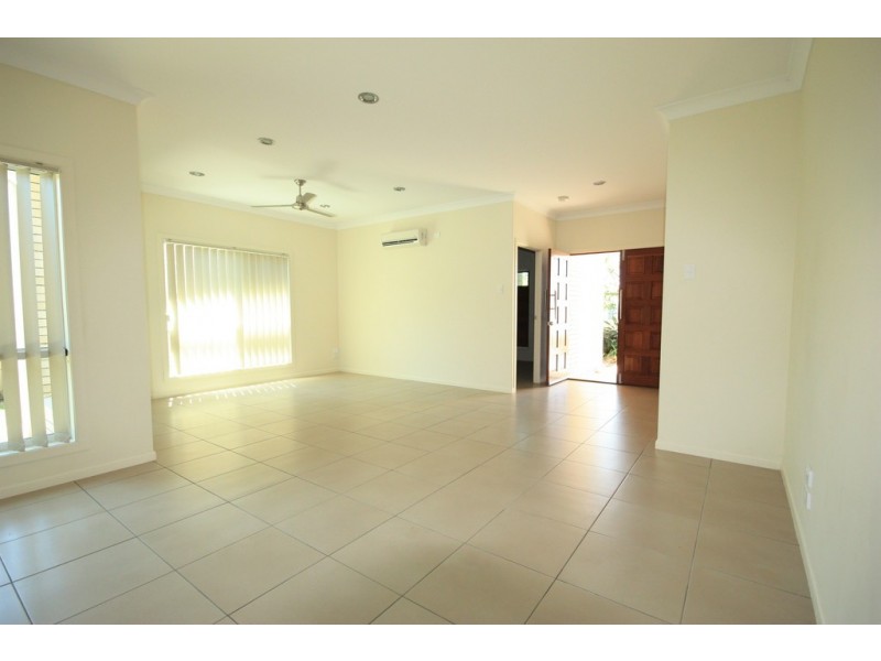 83 Village Cct, Eimeo QLD 4740