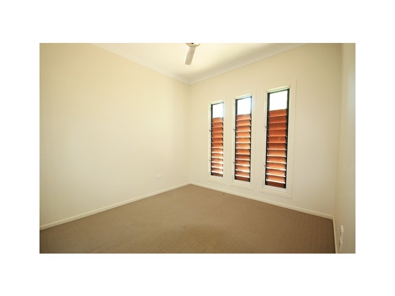 83 Village Cct, Eimeo QLD 4740