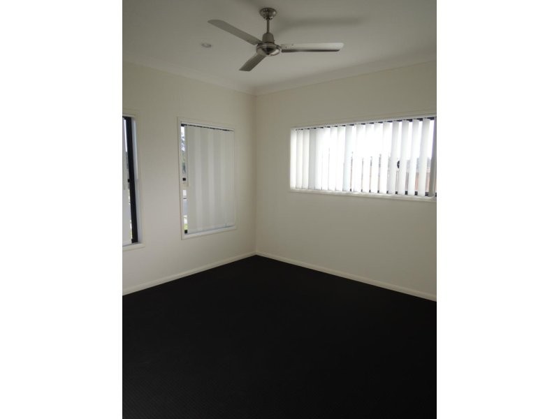 180 Whitehaven Drive, Blacks Beach QLD 4740