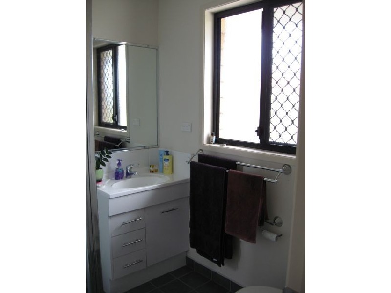 100  Busuttin Drive, Eimeo QLD 4740