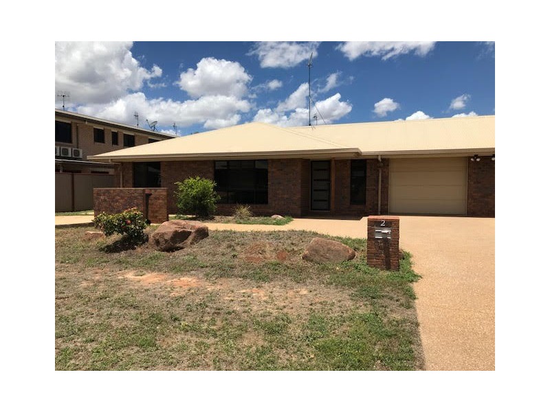 2/18 Thurston Dve, Moranbah QLD 4744