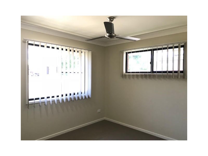 2/18 Thurston Dve, Moranbah QLD 4744