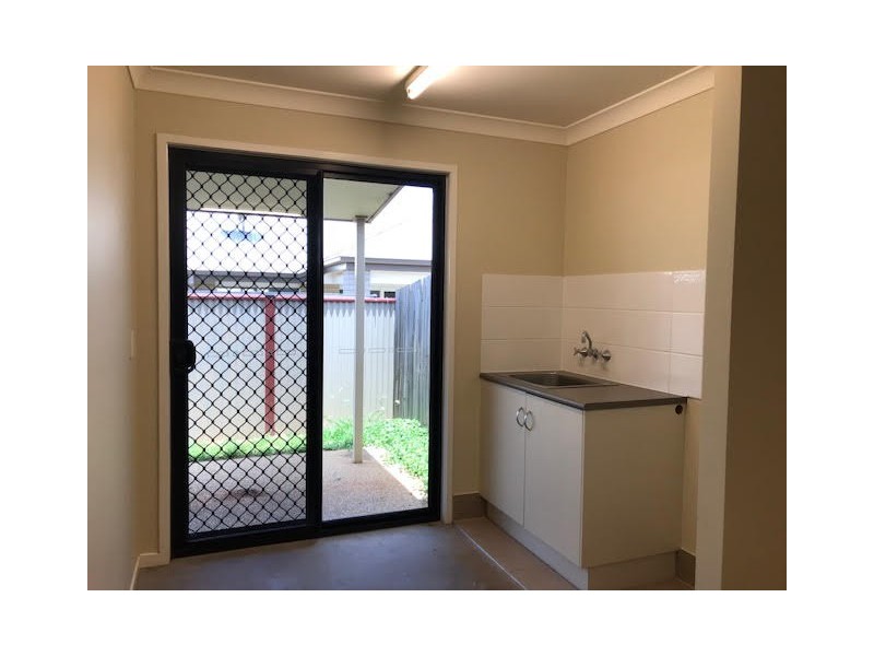 2/18 Thurston Dve, Moranbah QLD 4744