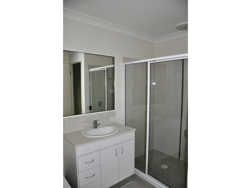 6 Newport Parade, Blacks Beach QLD 4740