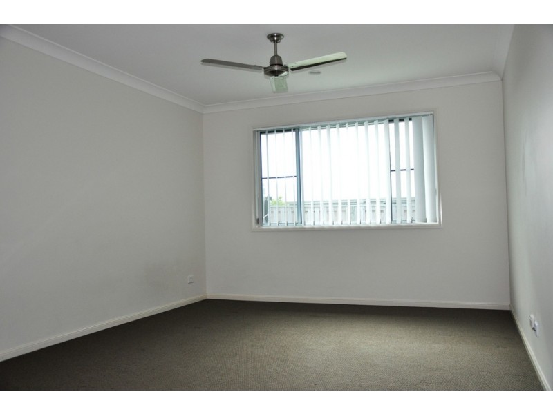 6 Newport Parade, Blacks Beach QLD 4740