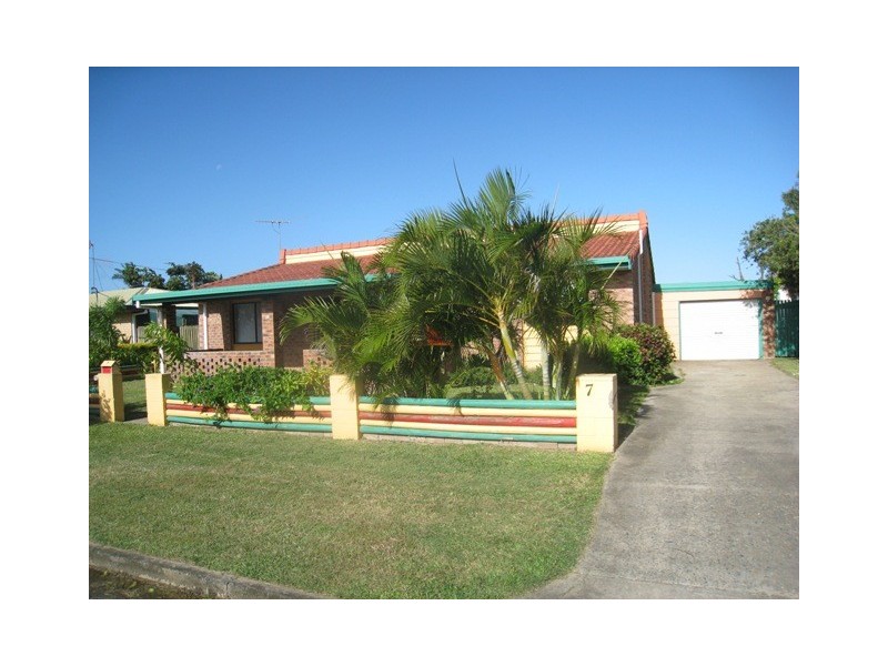 7 Dennis Street, South Mackay QLD 4740