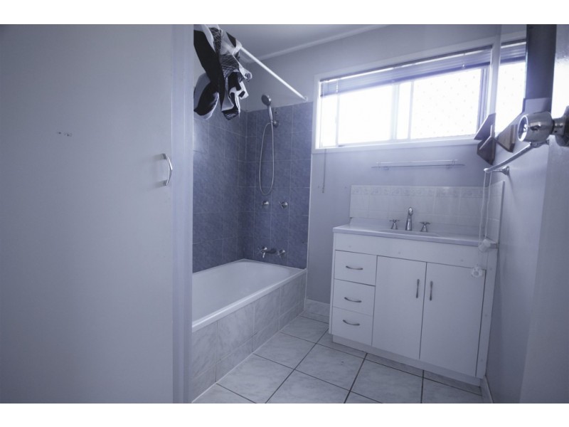 6 Eaglemount Road, Andergrove QLD 4740