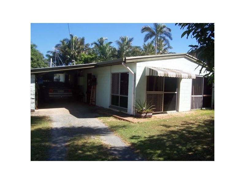 11 Bourke Street, Blacks Beach QLD 4740