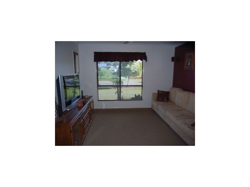 12 Eva Parade, Glenella QLD 4740