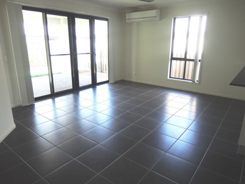 33 Newport Parade, Blacks Beach QLD 4740