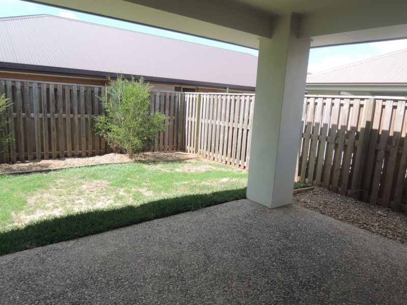 33 Newport Parade, Blacks Beach QLD 4740