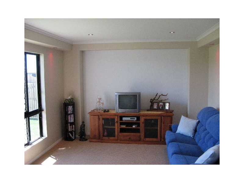 12 Vesta Lane, Ooralea QLD 4740