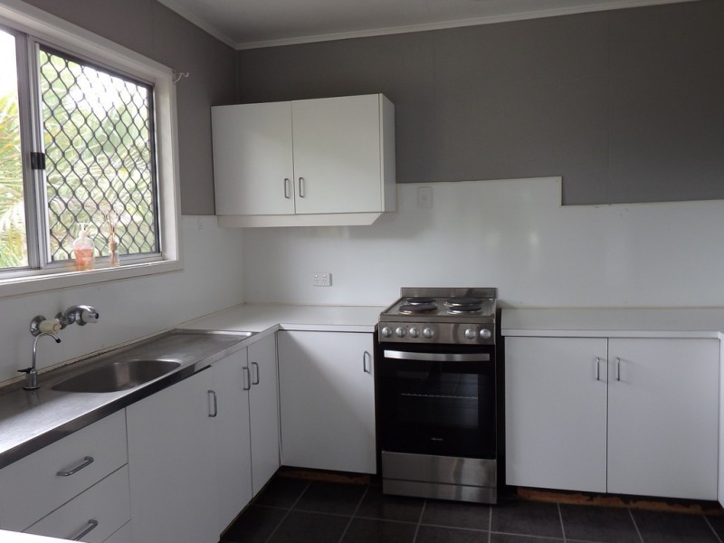 39 Brock Crescent, Dysart QLD 4745