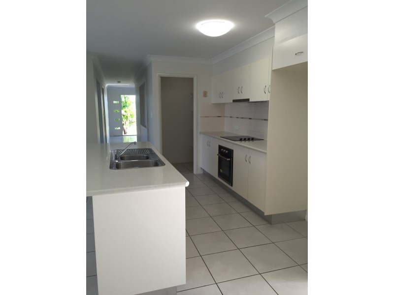 18 Amelia Drive, Mirani QLD 4754