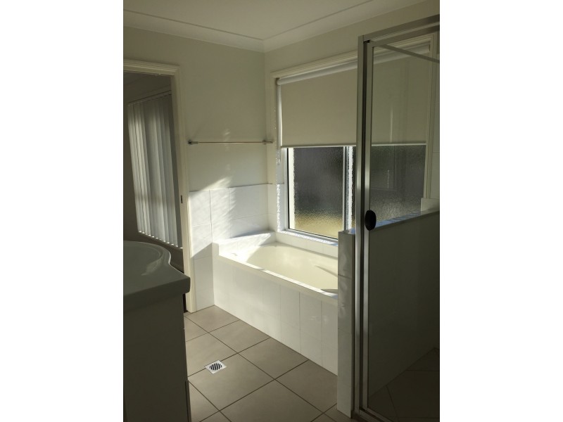 18 Amelia Drive, Mirani QLD 4754