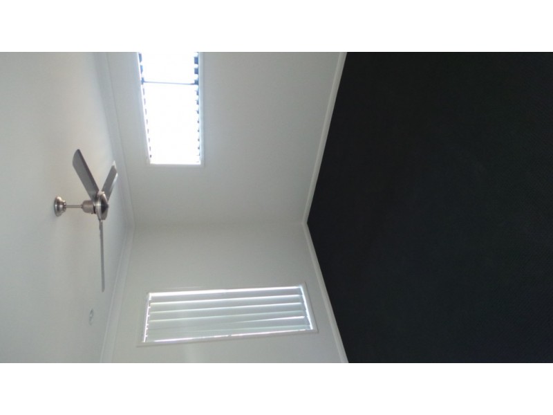 33 Newport Parade, Blacks Beach QLD 4740