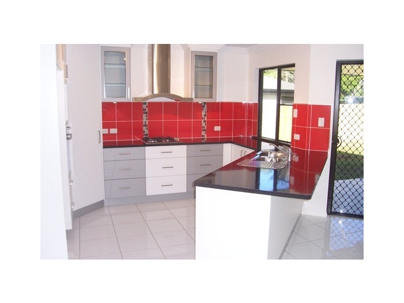 15 JASMINE DRIVE, Blacks Beach QLD 4740