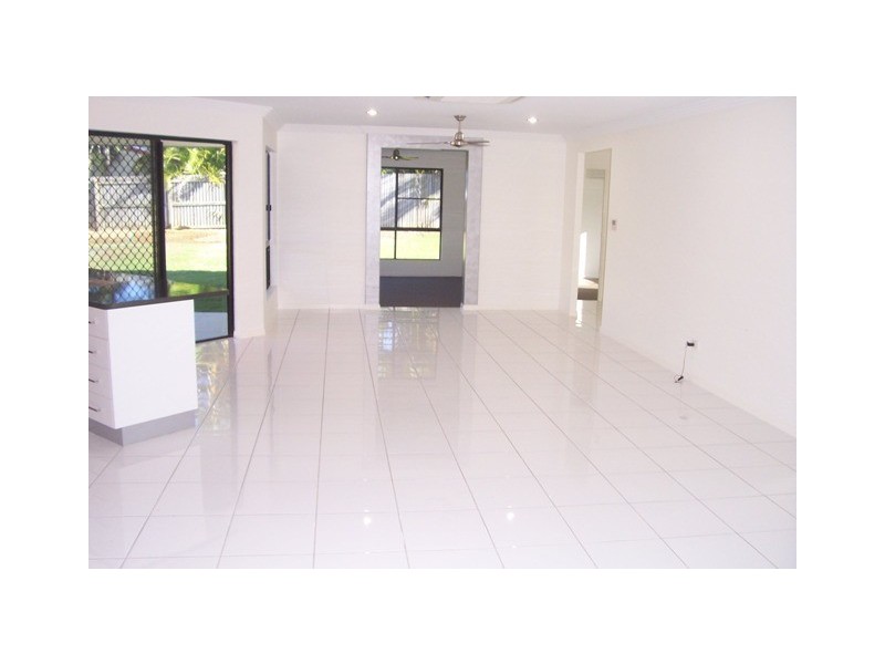 15 JASMINE DRIVE, Blacks Beach QLD 4740