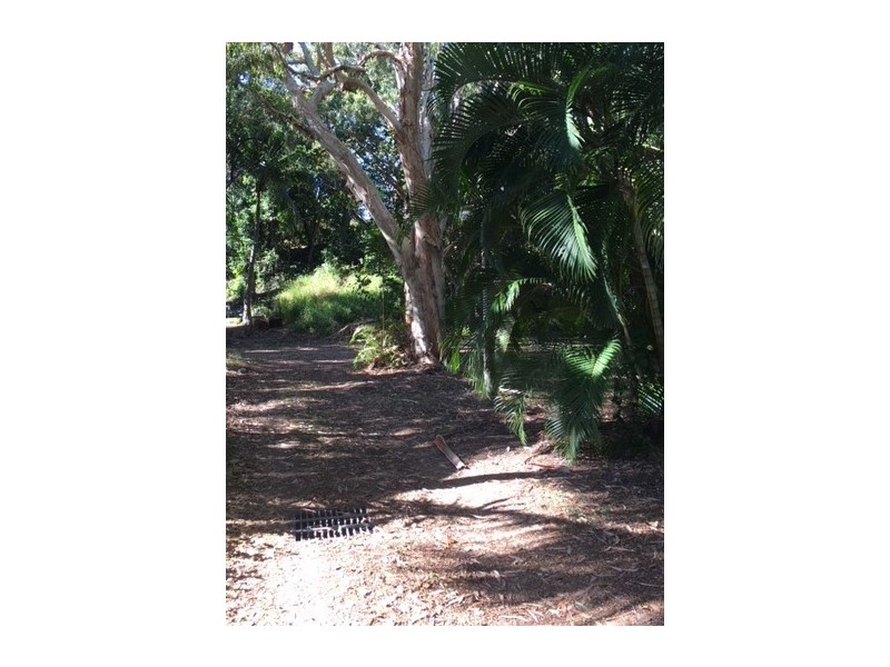 1 Kingfisher Street, Slade Point QLD 4740