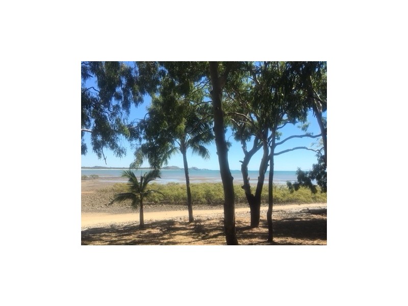 1 Kingfisher Street, Slade Point QLD 4740