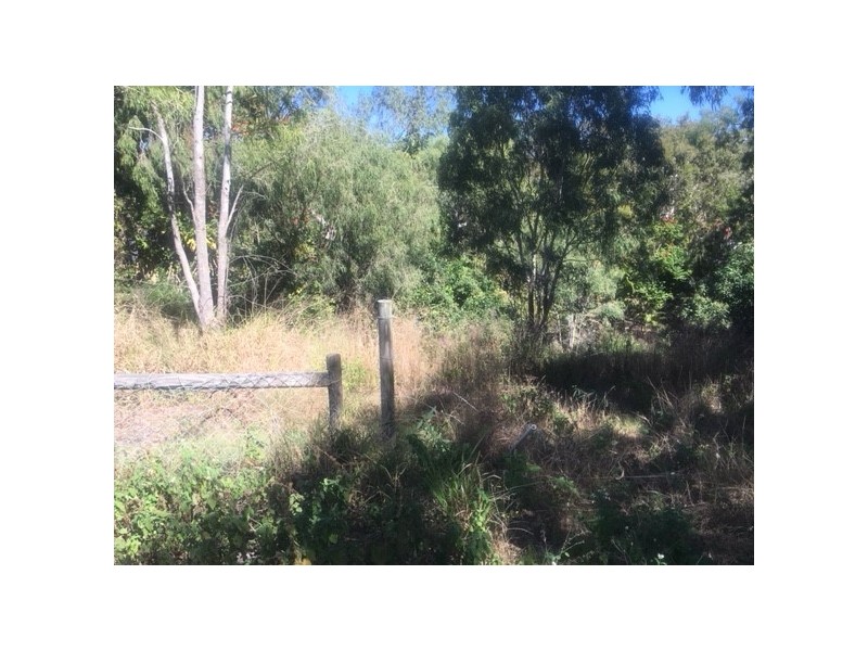 1 Kingfisher Street, Slade Point QLD 4740