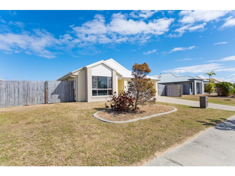 49 Schooner Avenue, Bucasia QLD 4750