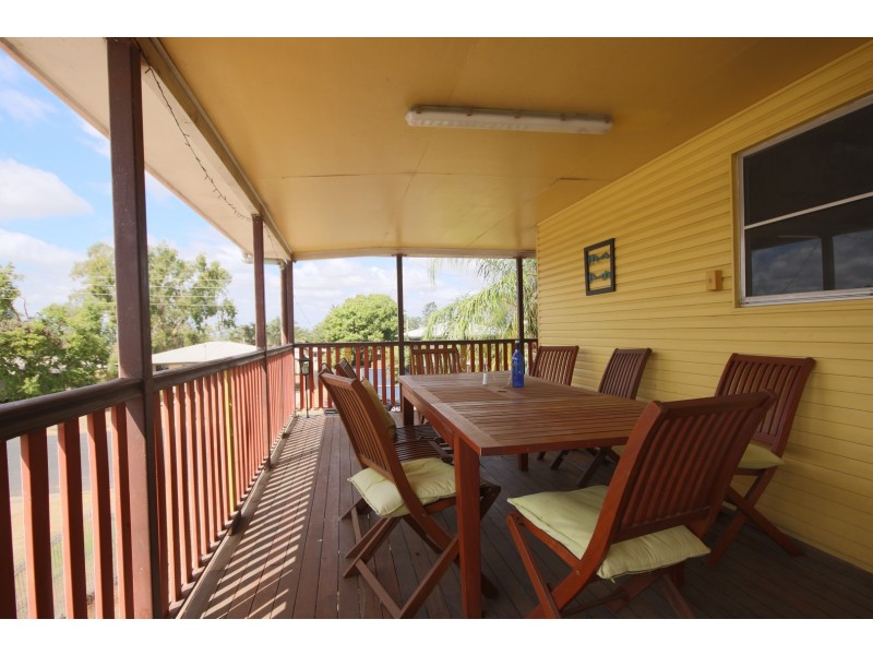 16 Oxley Drive, Moranbah QLD 4744